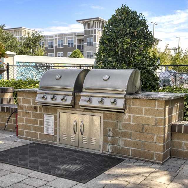 NoHo Flats - Outdoor Grilling Station