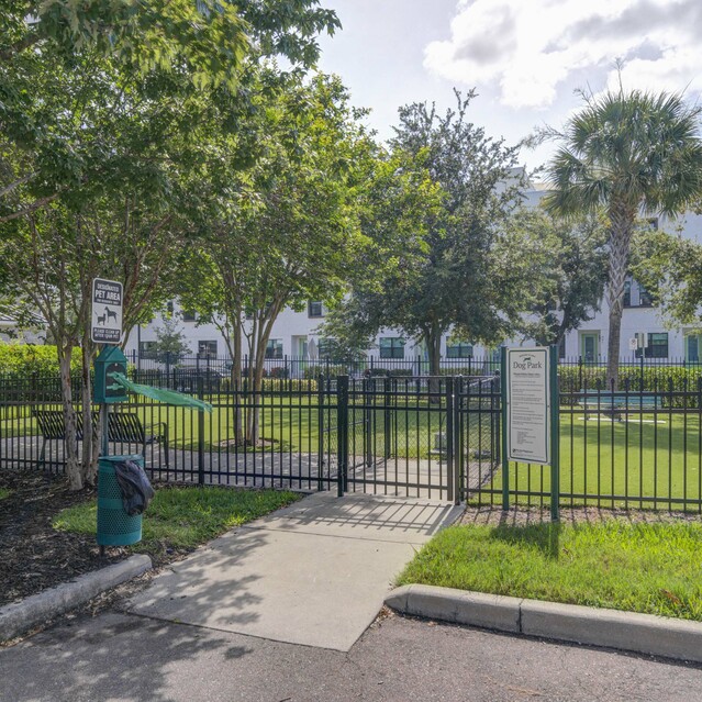 NoHo Flats - Dog Park