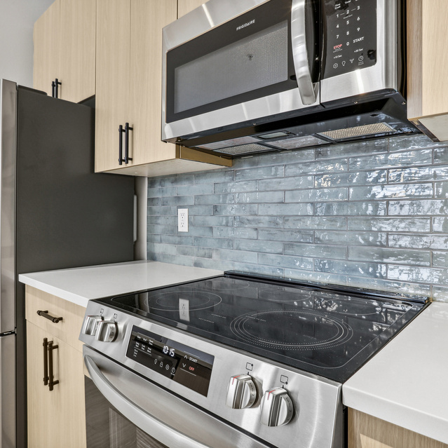 NoHo Flats - Apartments in Tampa - Renovated Kitchen