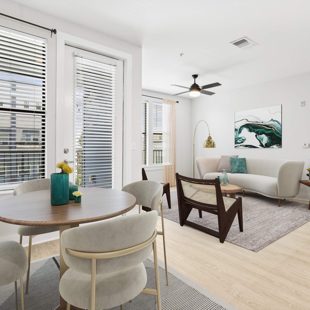 NoHo Flats - Renovated Apartments in Tampa - Living Room